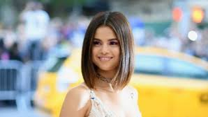 Tunsul Pentru O Fata Rotunda 142 Fotografii Ce Coafura Feminina Se Potriveste Unei Fete Pline Pe Par Mediu 2019 Modele Care Nu Necesita Stil Si Cu Breton
