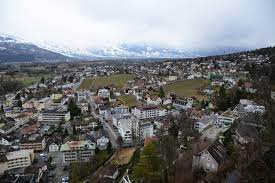 The present act introduces some amendments to the land transaction act of 9 december 1992. Das Seltsame Land Liechtenstein