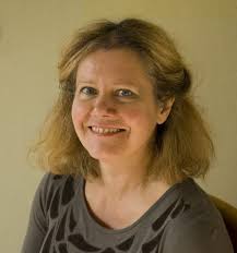 Anne BARON revient nous voir et nous envoûter avec ses vagues et ses forêts  toutes plus belles les unes que les autres. Elle animera un stage les 6 et  7 avril 2020.