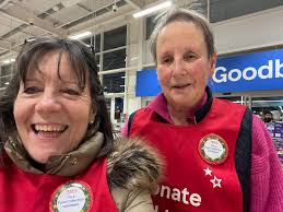 Pat and I were happy to help with the Food Bank Collection at Tesco this  afternoon. Once again, we were humbled by our Musselburgh folk's  generosity. Thank you to all who contributed
