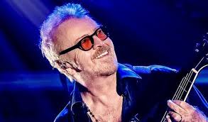 Umberto Tozzi annuncia l'addio alle scene con un tour mondiale