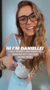 Healthy high protein WINGS!🍗 30 grams of protein and less than 10 grams of  fat! Be sure to 📌SAVE this for your next dinner! Here's the recipe👇🏼 10  servings