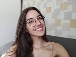 Shikha Nayar's Instagram, Twitter & Facebook