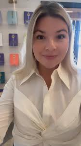 Teamwork makes the dream work! 🛠✨ Watch as Alex Nye @nye.design , our  talented interior designer, and the pros at Duffel Donkey @duffeldonkey  bring the final touches to our Scout Guide Jackson Hole ...