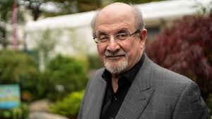 Iran menyalahkan Salman Rushdie dan para pendukungnya menyusul serangan  terhadap novelis 'Ayat-Ayat Setan'