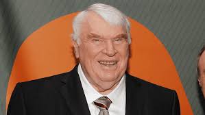 John Madden, Hall of Fame coach and broadcaster, dies at 85