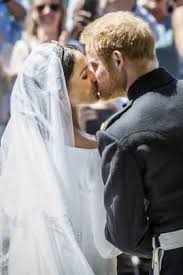 So schön sind ihre offiziellen hochzeitsbilder. Bei Ausstellung Meghan Und Harry Erzahlen Selbst Uber Ihre Hochzeit Prinz Harry Hochzeit Prinz Harry Meghan Markle