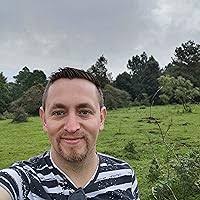 No hablaremos de muerte a los fantasmas by Daniel Centeno