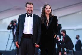 56 salvini también se opone a la inmigración ilegal en italia y la ue y en la gestión de solicitantes de asilo de la ue. Matteo Salvini E Francesca Verdini Non Si Sposano Parola Del Politico
