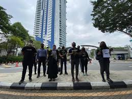 We make police reports when someone hits our car or the car goes missing. Johor Muda Lodges Police Report Against Home Minister Over Ex Igp S Claim Of Political Interference In Force Malaysia Malay Mail