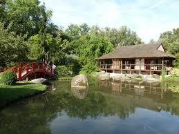 Jardins Japonais Idees D Amenagement Conseils Precieux Et Photos En 2020 Jardin Japonais Amenagement Jardin Jardin Japonais Moderne
