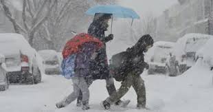 Vacanța de iarnă începe la 23 decembrie 2020 și se încheie în data de 10 ianuarie 2021. Vacanta De Iarna 2018 2019 Cand Se Termina Vacanta De Craciun