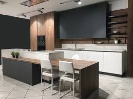 En una cocina moderna, los detalles pequeños son los que marcan la diferencia. 11 Escalonada Cocinas Modernas Diseno Cocinas Modernas Y Cocina Minimalista