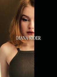 Luz Hartman's Instagram, Twitter & Facebook