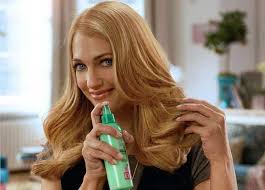 Meryem Uzerli Nin Sac Rengi Ve Sac Modelleri Sac Sac Rengi Bukle