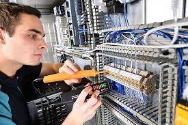 Améliorez votre productivité avec les solutions Weidmuller pour poste de  travail