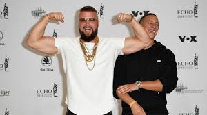 From a computer or phone. Kollegah Und Farid Bang Zertrummern Ihren Echo In Neuem Musikvideo Stern De