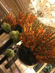 Rodeo drive and melrose avenue are within walking distance from the four seasons at beverly hills. Gorgeous Floral Arrangements In The Lobby Picture Of Four Seasons Hotel Los Angeles At Beverly Hills Tripadvisor