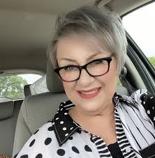 Divorced woman looking for friendship and connection