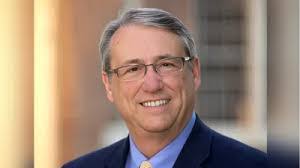 Lucas Fanning's Instagram, Twitter & Facebook