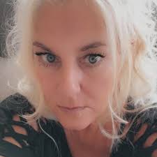 20 days post op 1st physio 104 degree bend and a few off straight. So  really pleased hard work is paying off. 😃