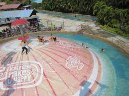 Taman tema bukit merah water park dibuka semula selepas menerima arahan kementerian kesihatan, sejak 28 september lalu, berikutan kes jangkitan rotavirus dan gastroentritis akut (age) ; Water Park Picture Of Bukit Merah Laketown Resort Semanggol Tripadvisor