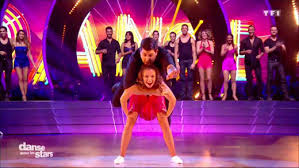 Tous les artistes, juges et danseurs qui ont fait le succès de danse avec les stars sont réunis pour une émission collector. Danse Avec Les Stars Le Debrief S07 Ep06 Danses Avec La Plume L Actualite De La Danse