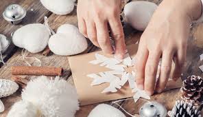 List of pinterest geschenke basteln weihnachten holz pictures. Mit Perlen Glitzer Und Gold Sterne Basteln Fur Weihnachten
