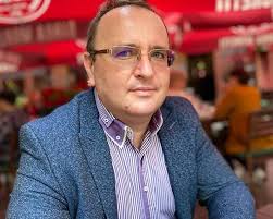 Salariul minim pe economie va crește în anul 2021 la 2.300 de lei brut lunar, a anunțat guvernul româniei în urma consultărilor de la începutul săptămânii, cu reprezentanții consiliului național tripartid pentru dialog social. Cu Cat Va CreÈ™te Salariul Minim Pe Economie Din 2021 Adrian BenÈ›a Romanii Cu Venituri Mici PlÄƒtesc AceleaÈ™i PreÈ›uri Ca In Vestul Europei