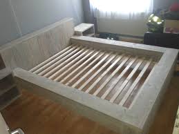 robuust bed 140x200 cm van gebruikt steigerhout in white wash camas paletas