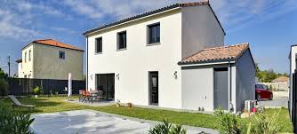 Concevoir les plans maison contemporaine à étages permet plus de choix, la possibilité de jouer avec les volumes. Maison Contemporaine A Etage Construction Maisons France Confort