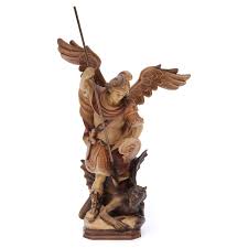 In un negozio di articoli religiosi situato dentro il santuario di san michele, abbiamo acquistato una statuina di san michele arcangelo (alta. Statua San Michele Arcangelo Legno Dipinto Marrone Val Gardena Ebay