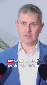 Am votat pentru viitorul pe care ni-l dorim cu toții pentru copiii noștri:  european, democratic, intelectual, deschis, muncitor. Sunt încrezător că  românii vor vota astăzi pentru a menține direcția ...
