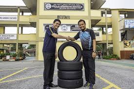 Tayar kereta digunakan paling kerap untuk membuat katil bunga dan katil bunga. Goodyear Malaysia Derma Tayar Terpakai Untuk Hiasan Dan Rekreasi Sekolah