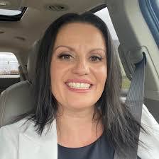 Lisa Sampson's Instagram, Twitter & Facebook