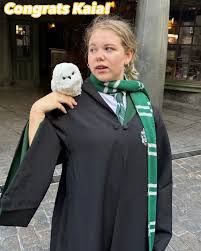 💫THROWBACK THURSDAY 💫 To the heaviest prop we have ever made, and an acro  number dreamt up by Miss Gail “Battle Within the House of Cards” 🃏 Circa  2016