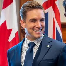 Mike Lewandowski (@LewandowskiM)