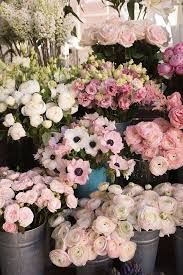 London Photography Spring Flower Shop London In The Spring Etsy Flower Aesthetic Pink Flowers Flower Stands