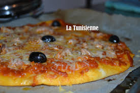 Pour Ceux Qui N Aiment Pas Le Piment Vous Allez Etre Ravis Il N Y En A Pas Une Seule Pincee De Pizza Thon Nourriture Tunisienne Recette De Cuisine Tunisienne