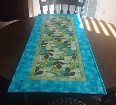 Quilted Vines Tablerunner Teal And Green Table Topper Quiltsy Handmade Quilted Table Runners Table Runners Table Toppers