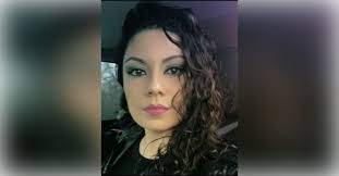 Sandy Reyna's Instagram, Twitter & Facebook