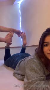 Kitsunematic's mesmerizing soles - Exclusive foot fetish content