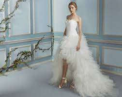 Hallo biete euch mein wundervolles brautkleid an habe selbst größe 36 aber es kann bis zur größe. Vokuhila Brautkleid Federn Schulterfrei Brautmode Highlowdress Weddingdress Vokuhila Brautkleid Brautkleid Brautmode