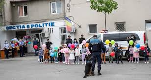 Check spelling or type a new query. Pentru Copii La SecÅ£ia 5 PoliÅ£ie Craiova Cuvantul LibertÄÅ£ii