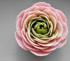 Large Felt Flower Brooch Large Felt Ranunculus Powder Pink Etsy Felt Flowers Felt Bouquet Fabric Flowers