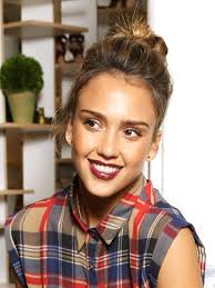 Jessica Alba wears this season's berry lips :: She rocked wine-red lipstick  at the Piperlime store in SoHo