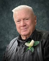 Dennis Richard's Instagram, Twitter & Facebook