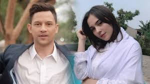 Selain sibuk fokus di dunia hiburan, dia juga rajin banget memperhatikan dunia sepakbola khususnya klub berjuluk la vecchia signora. Lidi Brugman Unggah Foto Pernikahan Dan Sebut Dirinya Istri Lucky Perdana Kumparan Com