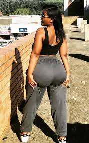 E u G i 〽️ on X: Nothing bores me like a girl with big booty but always  posts selfies. 😞 t.coAq7NeXrE1W  X