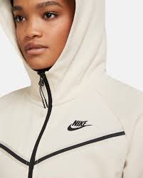 Un choix unique de sweat zippé nike disponible dans notre magasin. Sweat A Capuche Entierement Zippe Nike Sportswear Tech Fleece Windrunner Pour Femme Nike Be